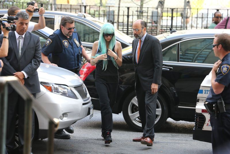 Amanda Bynes apmeklē uzstāšanos Manhetenas Krimināltiesā 2013. gada 9. jūlijā Ņujorkā.