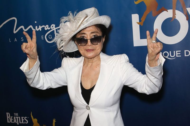 LAS VEGAS, NV – 14. JUULI: Kunstnik/laulja Yoko Ono osaleb 10. aastapäeva tähistamisel