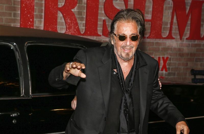 Al Pacino con traje negro en el estreno de