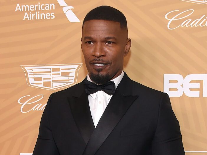 Jamie Foxx 'Waiting In The Wings' Katie Holmes Booty Call'i jaoks?