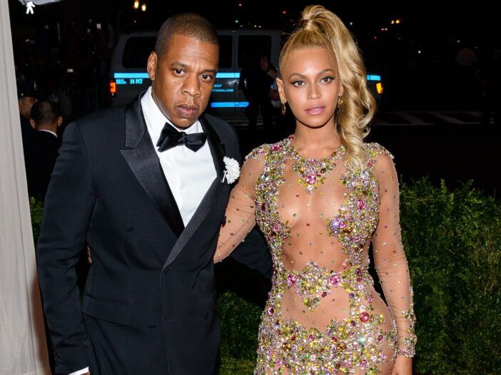 Informe: Jay-Z visto sin anillo de bodas en Hawái, Beyonce 'humillada' otra vez
