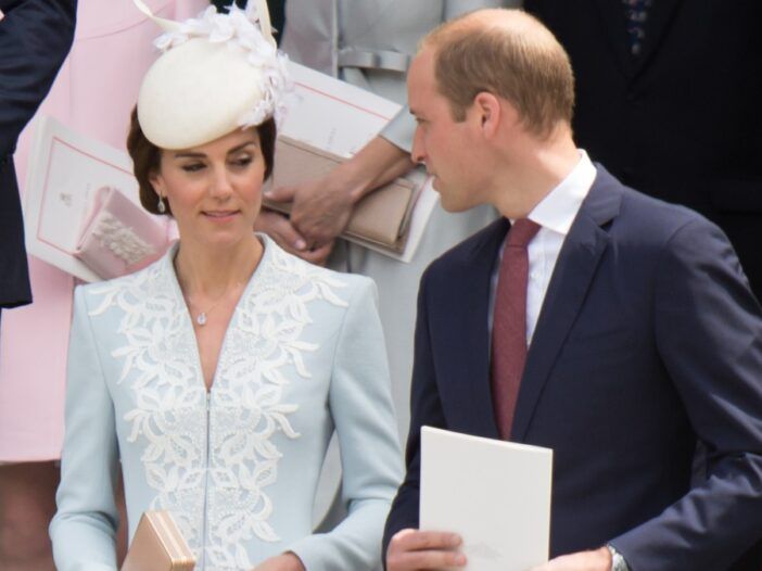 Informe: Resurgen fotos 'íntimas' del príncipe William y Kate Middleton que el Palacio de Buckingham intentó 'enterrar'