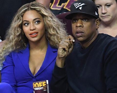 Beyonce, Jay Z EI OLE 1 miljardi dollari suuruse lahutuse käes, hoolimata aruandest