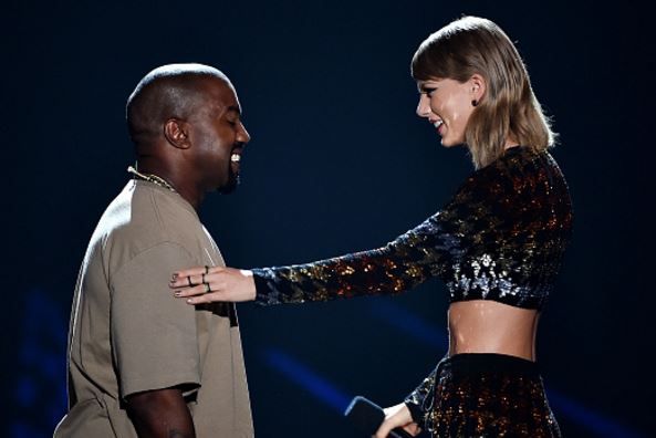 Kanye West NO le dispara a Taylor Swift con una camiseta, dice una fuente