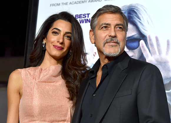 Los amigos de Amal Clooney NO estaban preocupados por su peso durante el embarazo, a pesar del informe