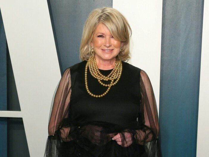 ¿'Senior Siren' Martha Stewart planea celebrar su 80 cumpleaños con una cirugía de senos?