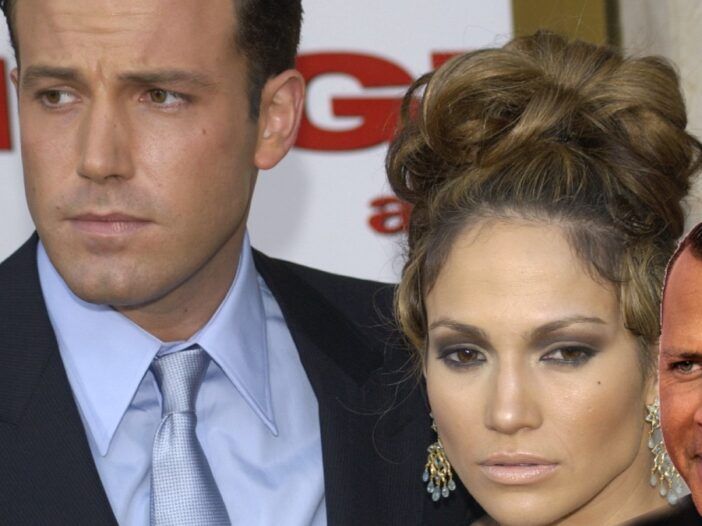 Ben Affleck y Jennifer Lopez se ven serios con un recorte de Alex Rodríguez mirando en estado de shock en primer plano