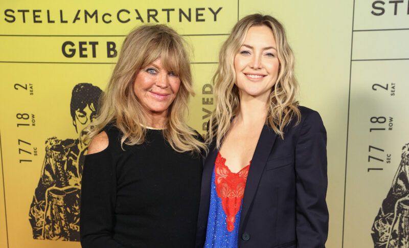 Goldie Hawnin väitettiin kieltäytyvän osallistumasta tyttärensä Kate Hudsonin häihin Bill Hudsonin kutsun jälkeen, Anonymous Insider sanoo