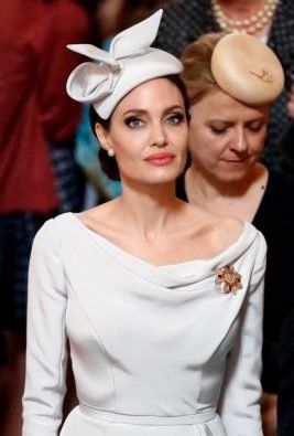Angelina Jolie hud