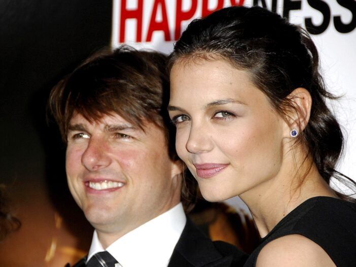 Katie Holmes võitleb saientoloogia mahavõtmise nimel, võideldes 'vihmaka' Tom Cruise'iga?