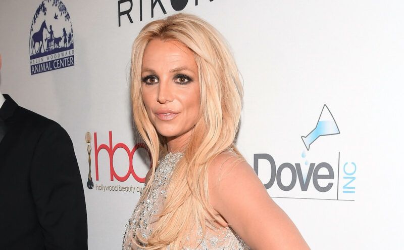 ¿Shrink advierte que Britney Spears está cerca de una 'ruptura' después de compartir fotos lascivas?