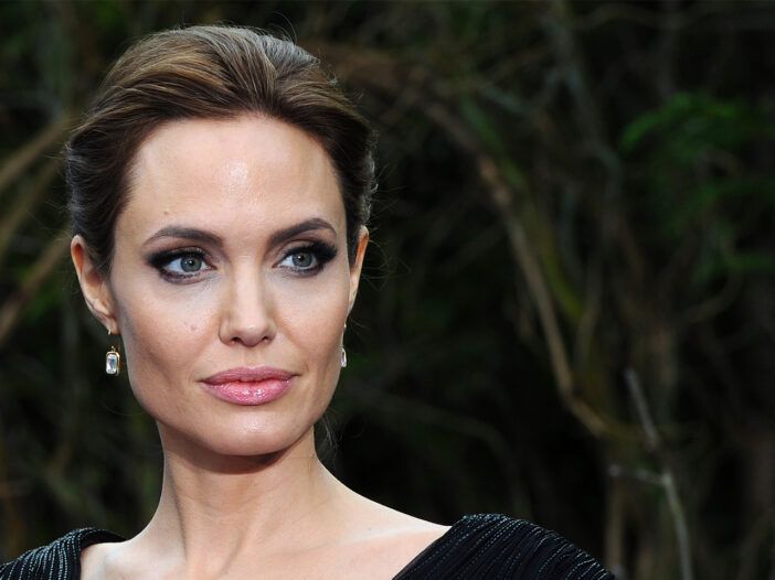 Angelina Jolie arvab, et ta on määramatu?