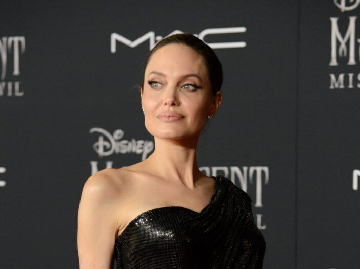 Informes afirman que Angelina Jolie se está muriendo de hambre