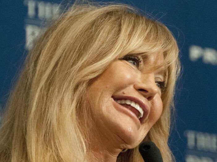 ¿La cara de Goldie Hawn 'arruinada' por demasiada cirugía plástica?