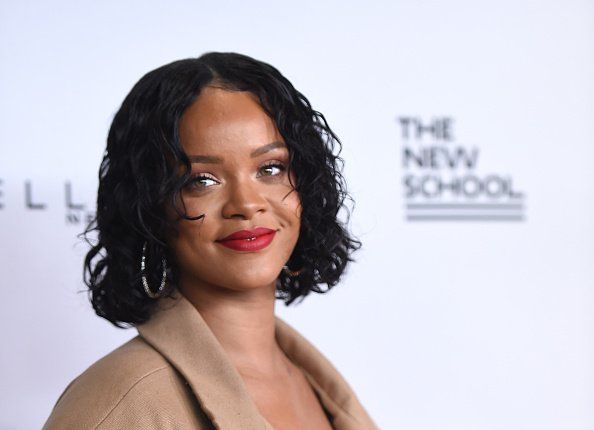 HollywoodLife inventa noticias falsas sobre la relación entre Rihanna y Hassan Jameel