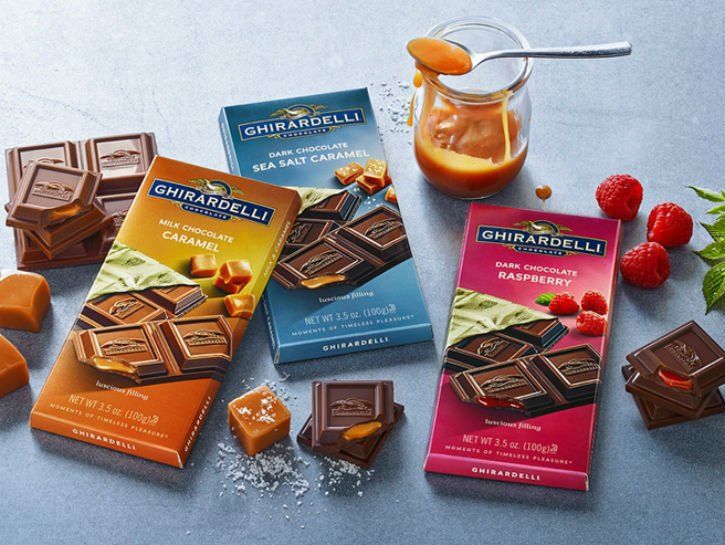 Ghirardelli šokoladinių plytelių įvairovė.