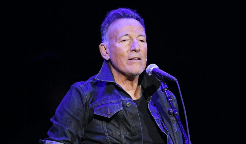 Pranešimas: Bruce'as Springsteenas „išsekęs“, draugai bijo dėl jo sveikatos