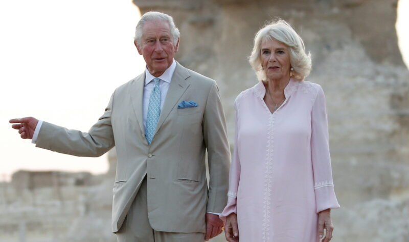 Camilla Parker Bowles supuestamente 'viendo rojo' por la relación coqueta del príncipe Carlos con otra mujer, afirma Royal Gossip