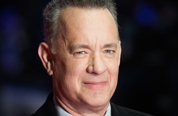 ¿Tom Hanks tiene una nariz falsa?