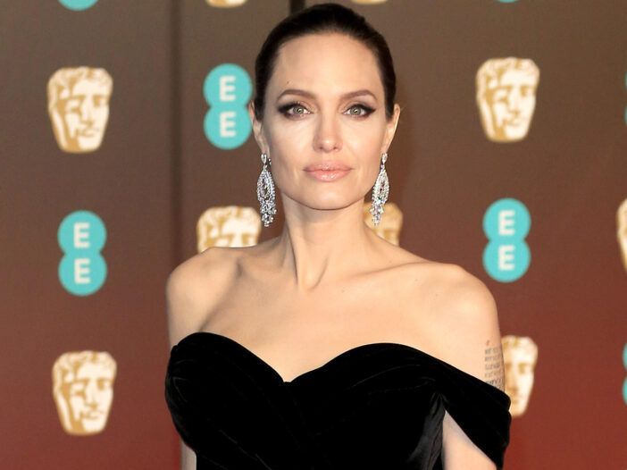 Informe alega que Angelina Jolie es una 'vecina del infierno'