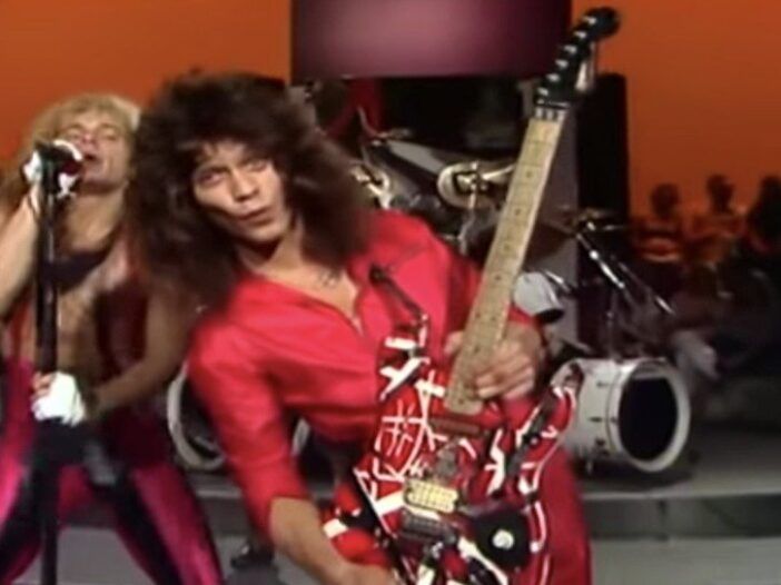 ¿Eddie Van Halen siendo enterrado con su icónica guitarra 'Frankenstrat' roja y blanca?