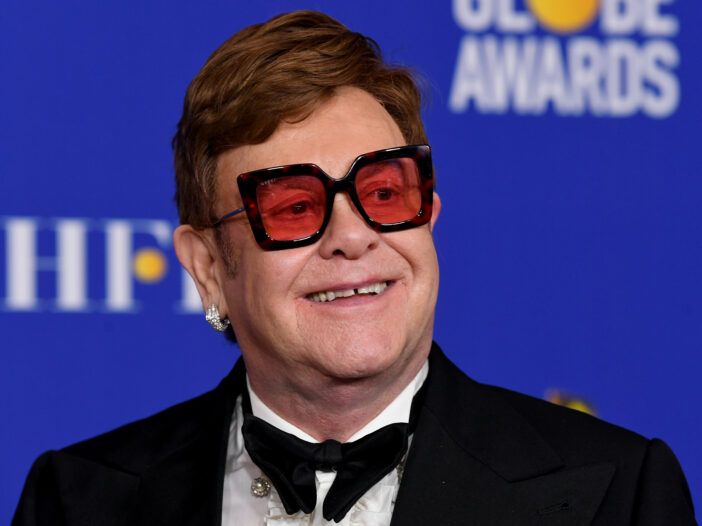Elton Johni sõbrad kardavad, et tal on elada vaid kuid?