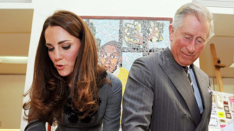 Karališkas gandas: princas Charlesas praneša Kate Middleton, kad ji yra pasirengusi tapti karaliene