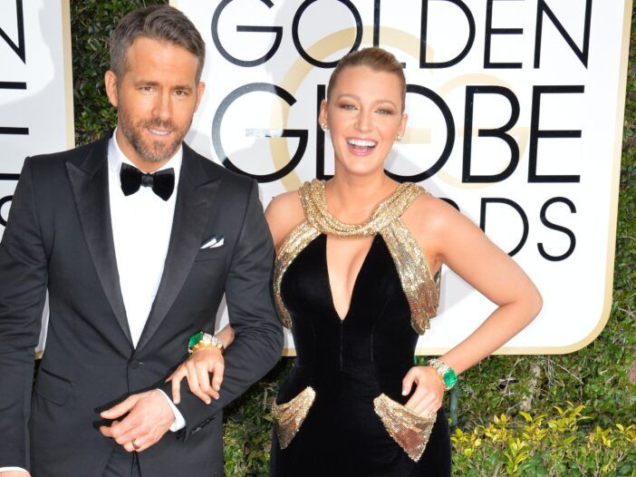 Ryan Reynolds og Blake Lively, arm i arm under Golden Globe-utdelingen.