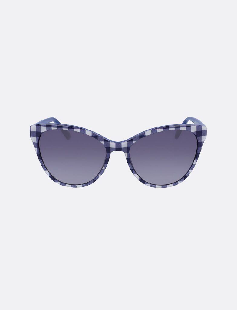 Foto de producto de gafas de sol cat-eye con diseño de cuadros vichy en azul y blanco.