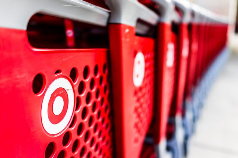 Target acaba de anunciar algunas noticias importantes para los compradores navideños madrugadores