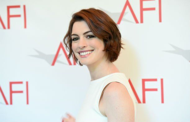Cómo Anne Hathaway 'supo' que se casaría con su esposo la primera vez que lo vio
